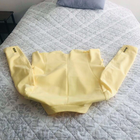 Blazer - Picture 3 of 3